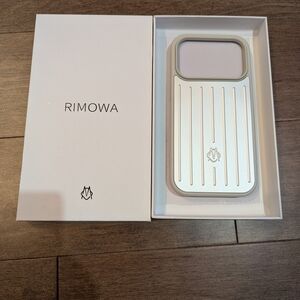 RIMOWA Aluminum Groove iPhone 17 Pro Case Silver Made in Germany
